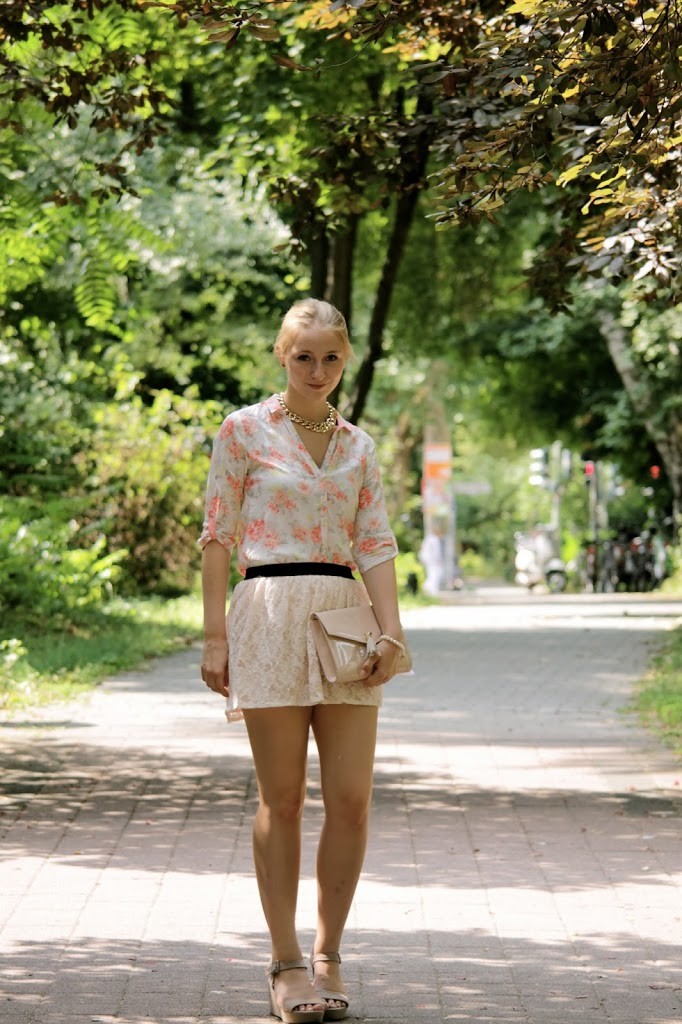 mädchenhaft-blumen-outfit-spitze IMG_1517