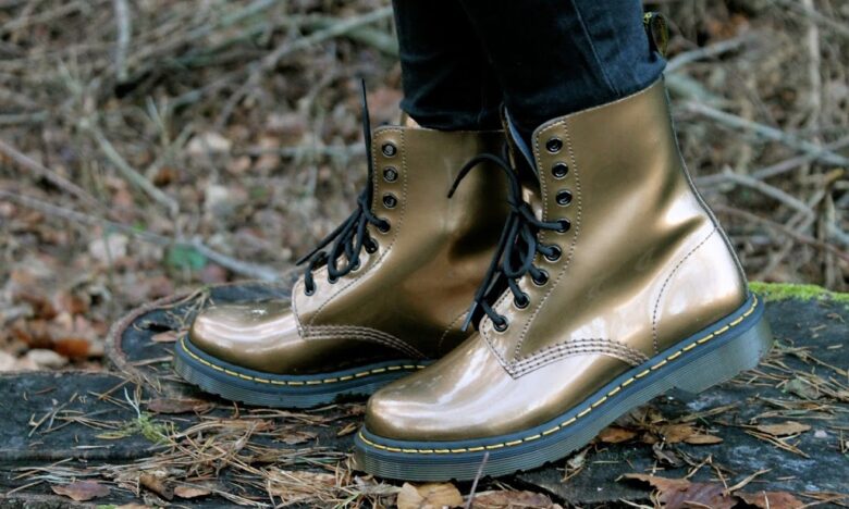 goldene-doc-martens-alltagslook