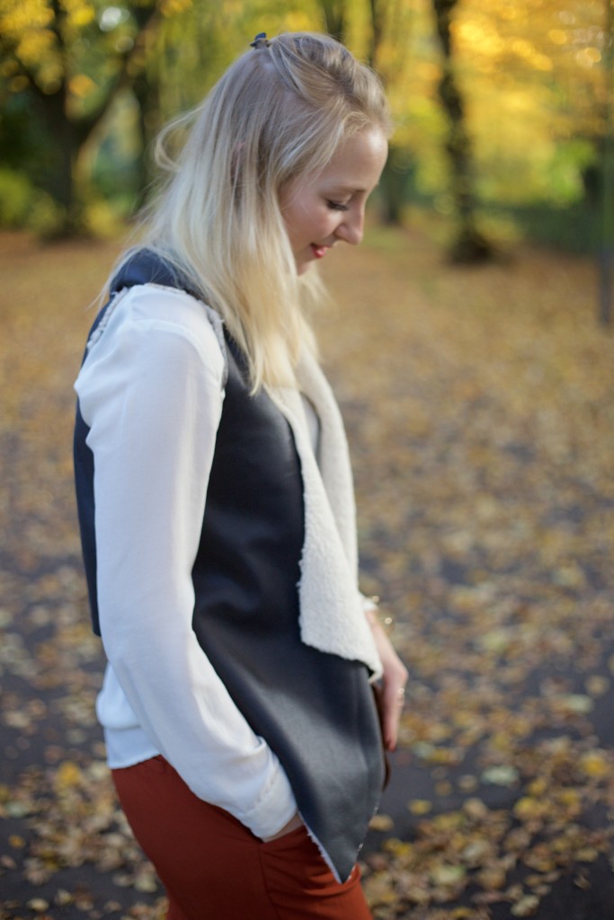 Autumn_Outfit_Fashion_Vest_Weste_Fashionvernissage_2420