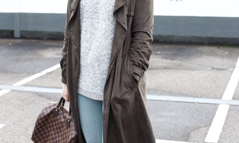 trenchcoat outfit