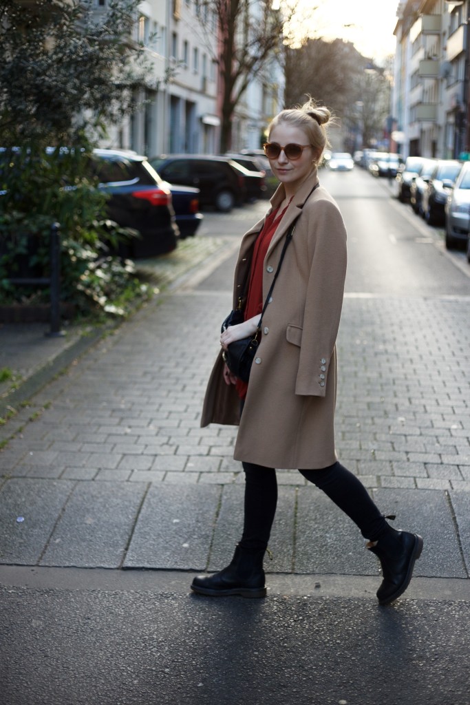 camel_coat_trend_fashionvernissage_docs_blog_4096