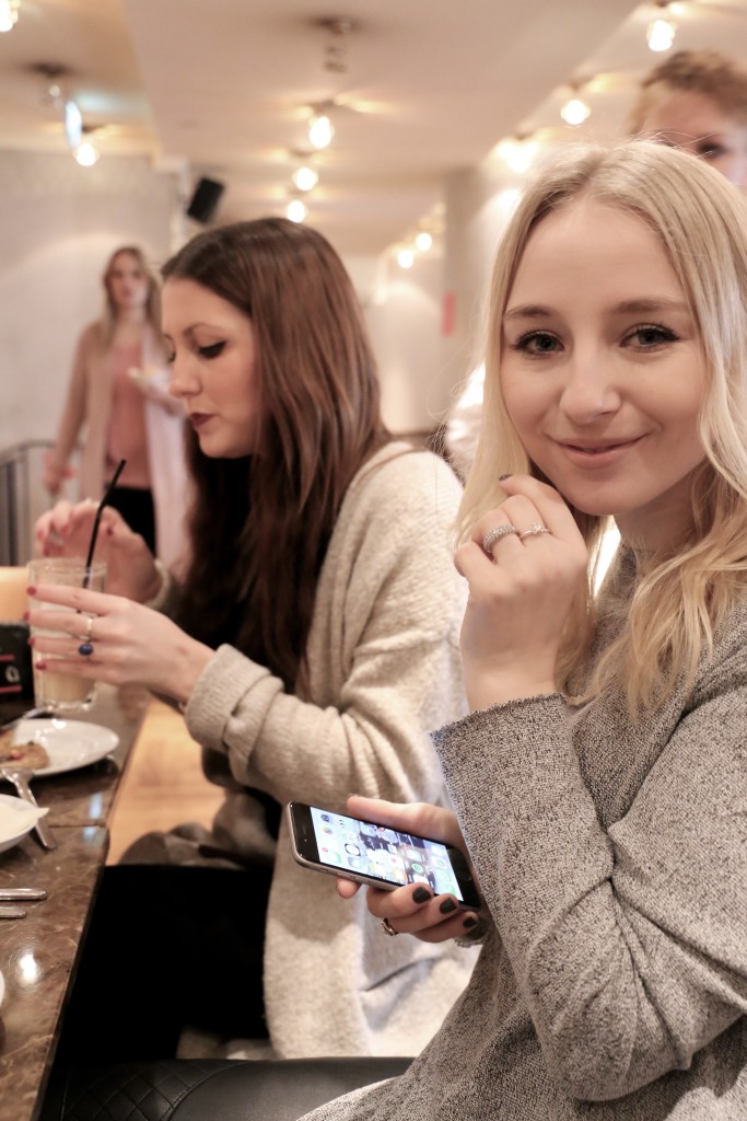 brunchen_köln_cafeextrablatt_fashionblog_cologne_1215 brunchen_köln_cafeextrablatt_fashionblog_cologne_1215
