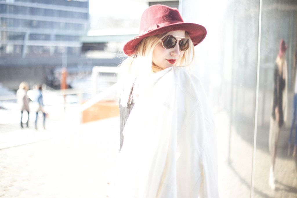 coachella-look-fashion-outfit-cat-boots-stopwatch-1646