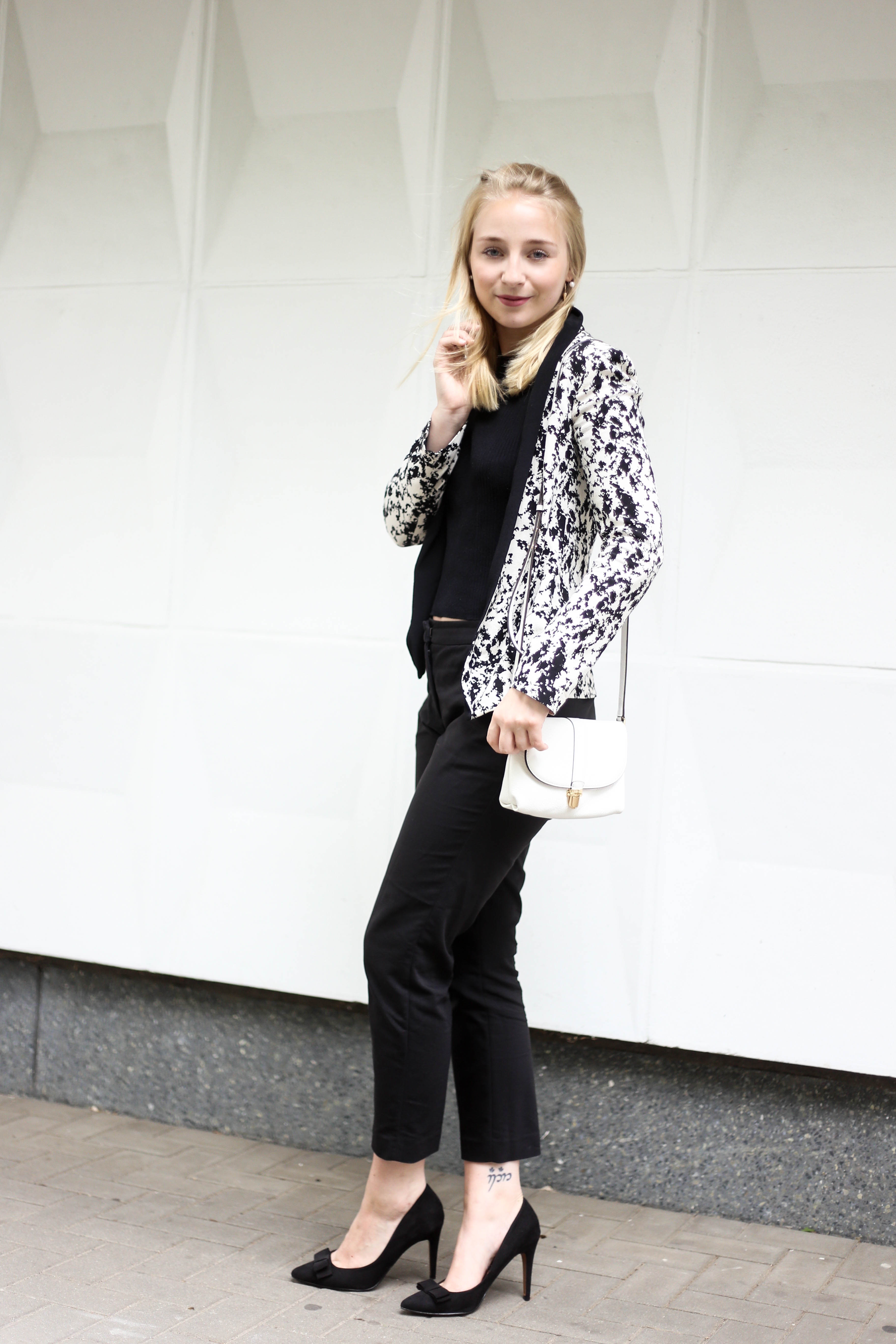 anzugshose-alltag-dalmatiner-blazer-outfit-fashionblog-berlin-köln_2001