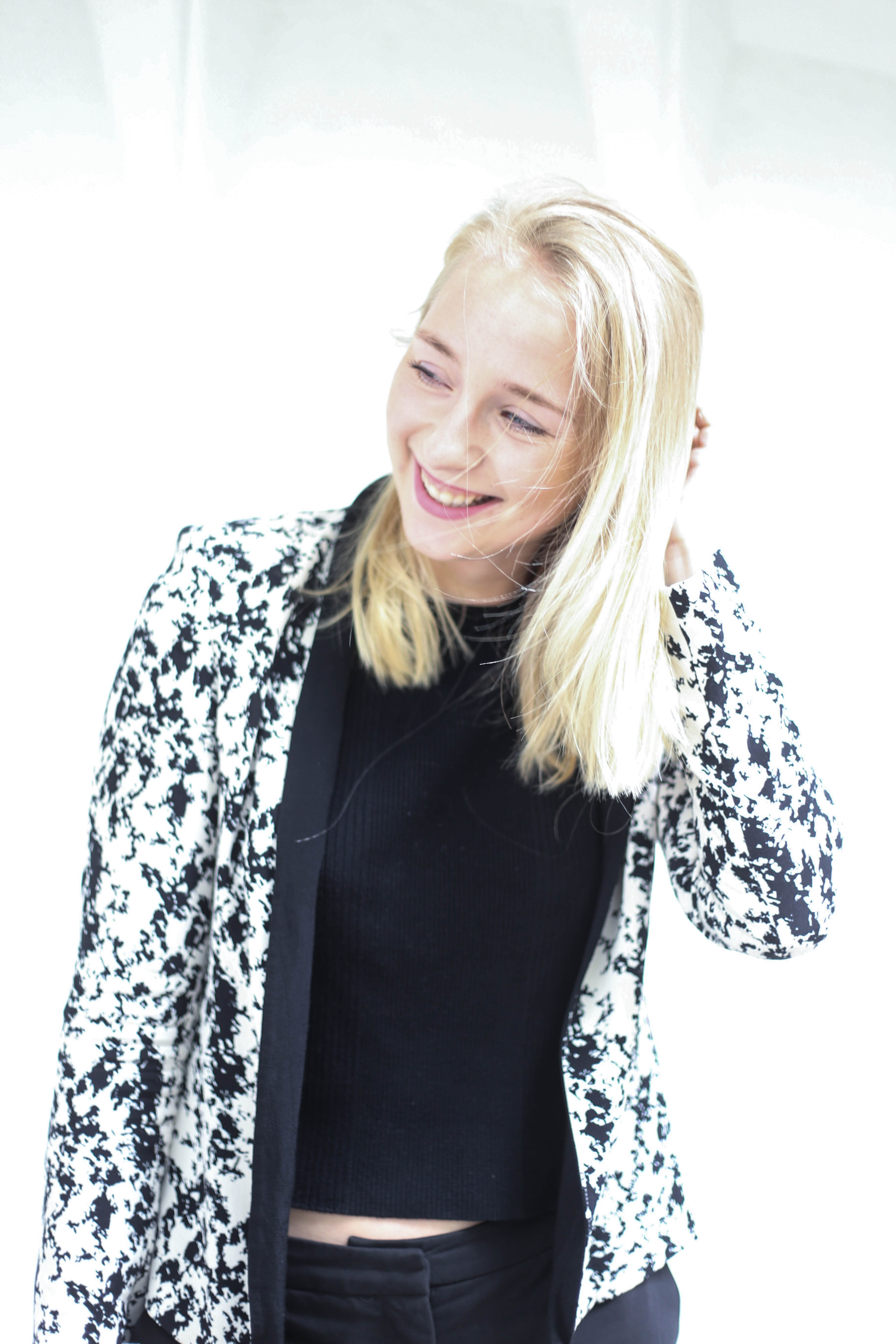 anzugshose-alltag-dalmatiner-blazer-outfit-fashionblog-berlin-köln_2044