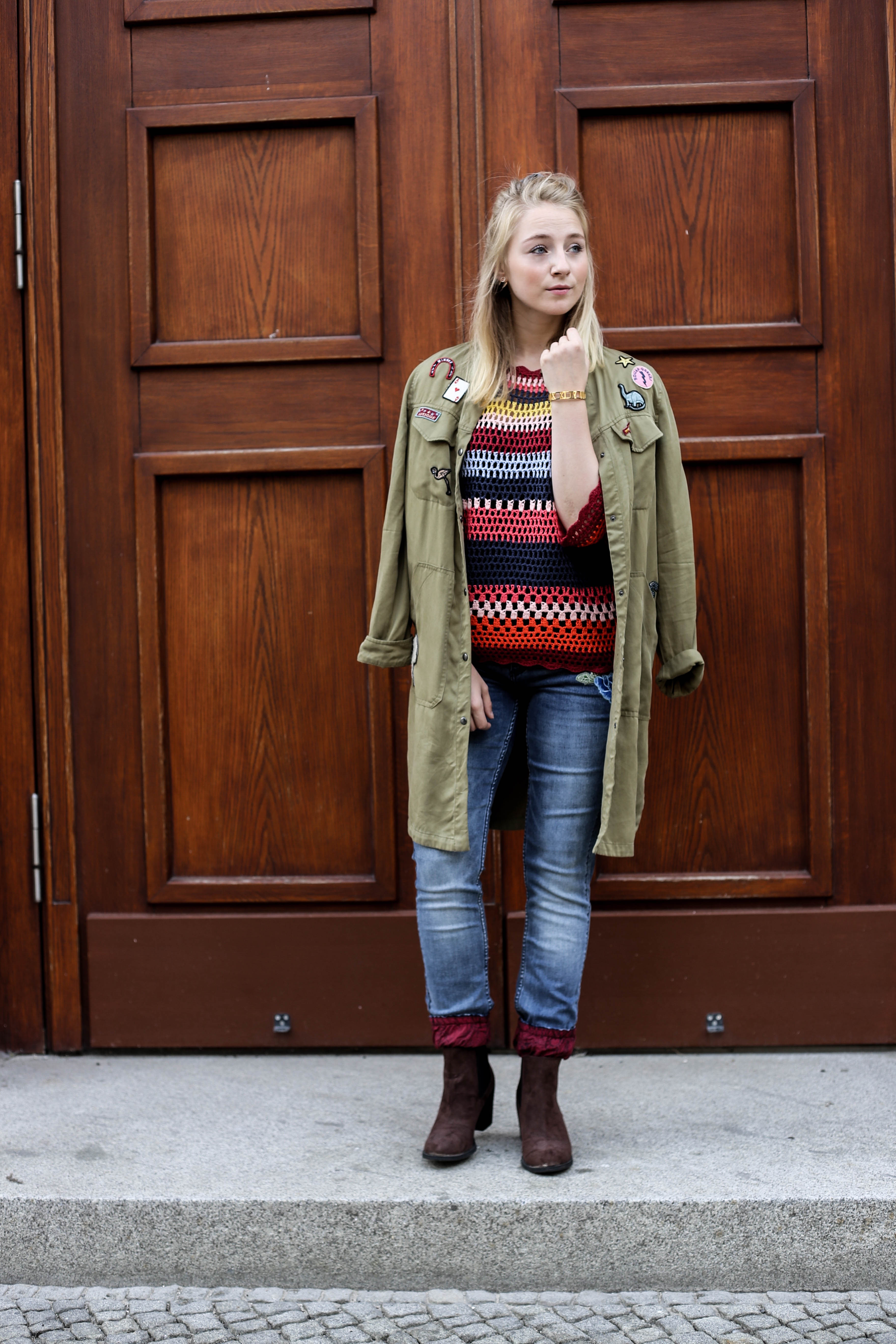 spaetsommer-look-desigual-bunt-alltag-fashionblog-modeblog-berlin_3897
