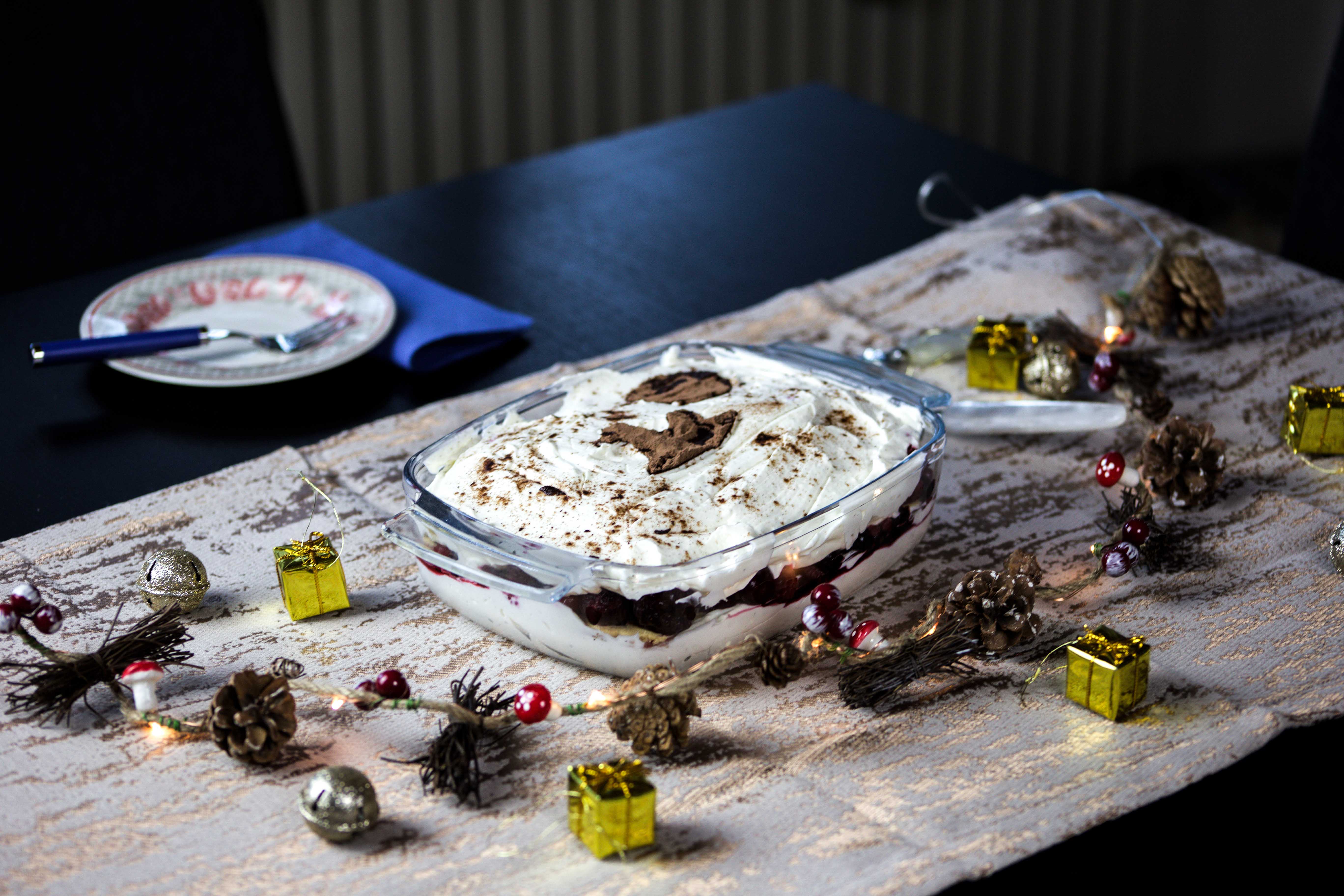 Advent Advent Weihnachtstiramisu als weihnachtlichen Nachtisch Food