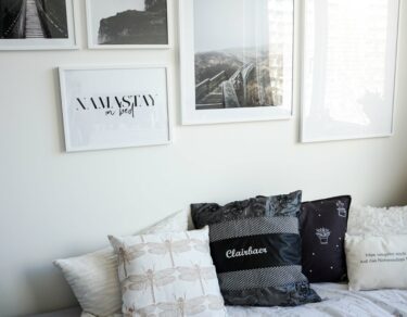 bilderwand-gestalten-fotowand-ideen-inspiration-diy-schlafzimmer-interior-wohnen-blog-wohnung