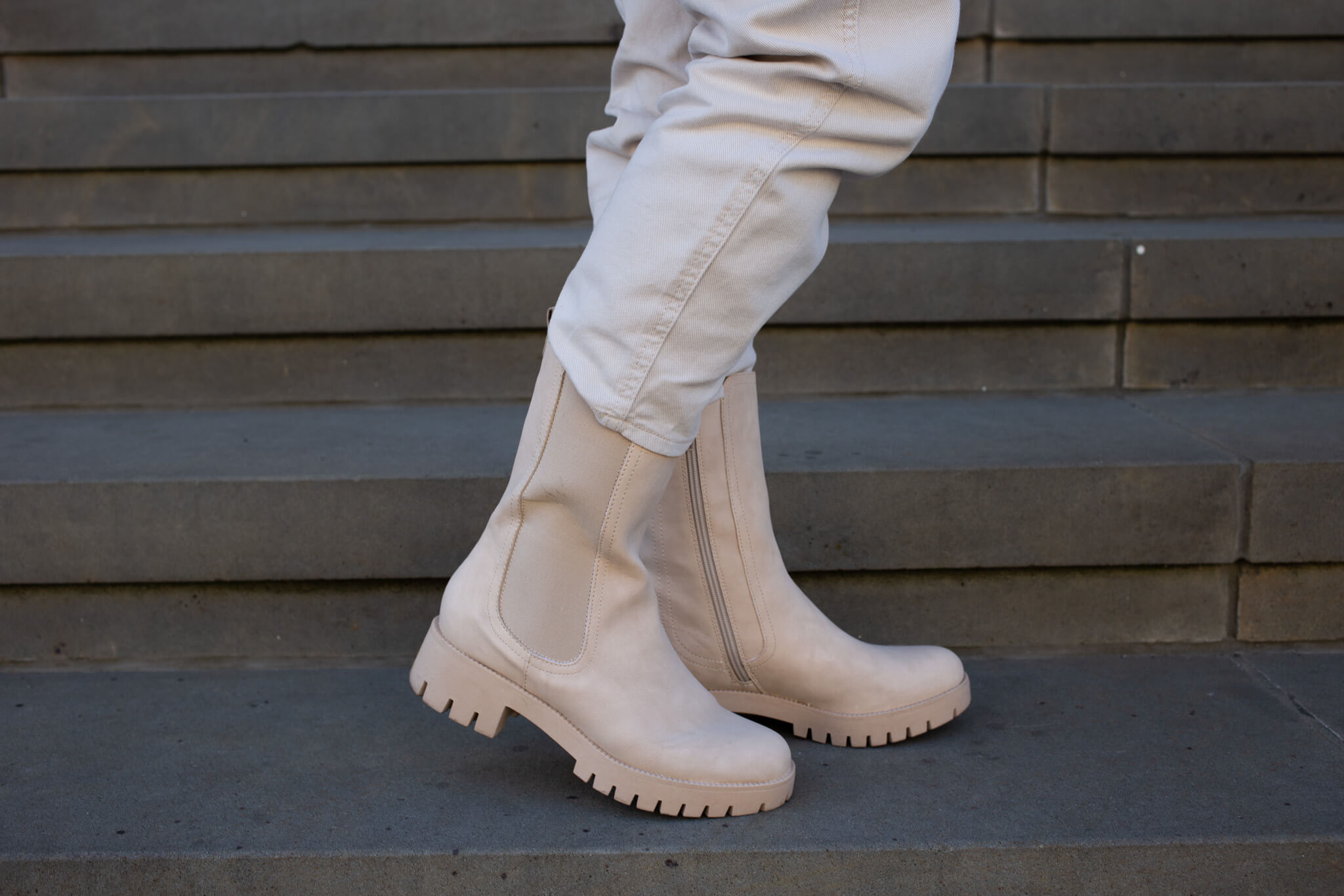 Beige Chelsea Boots kombinieren