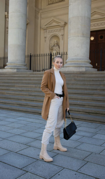 all over beige Trendfarbe beige Chelsea boots kombinieren