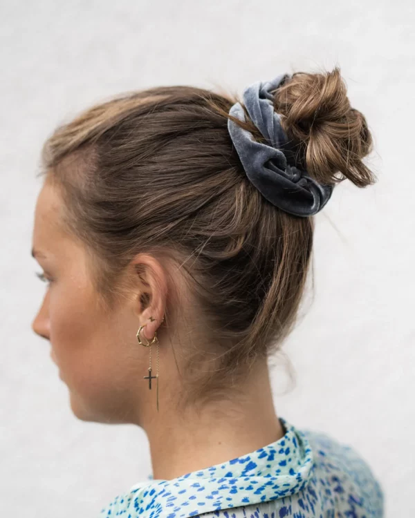Haargummi Samt grau Scrunchie
