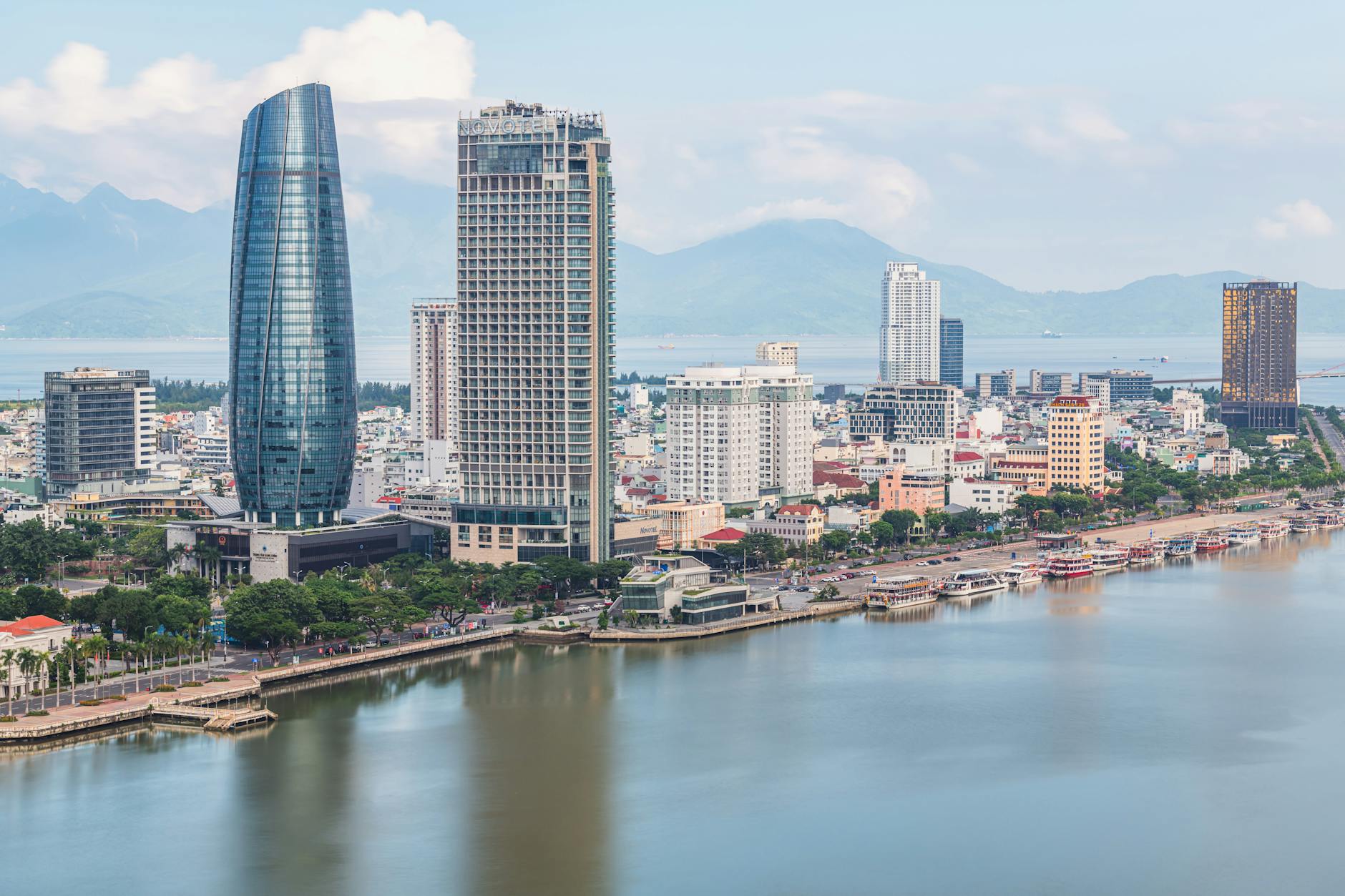 da nang administrative center in vietnam