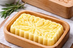 Butter selber machen in Holzform